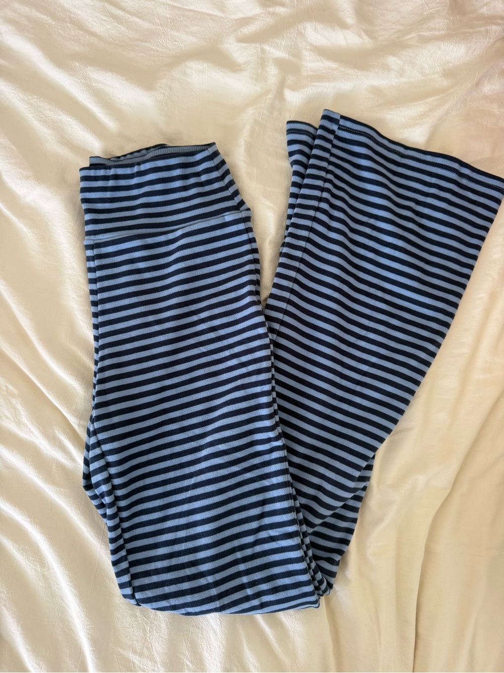 THINGS BETWEEN stripped pants